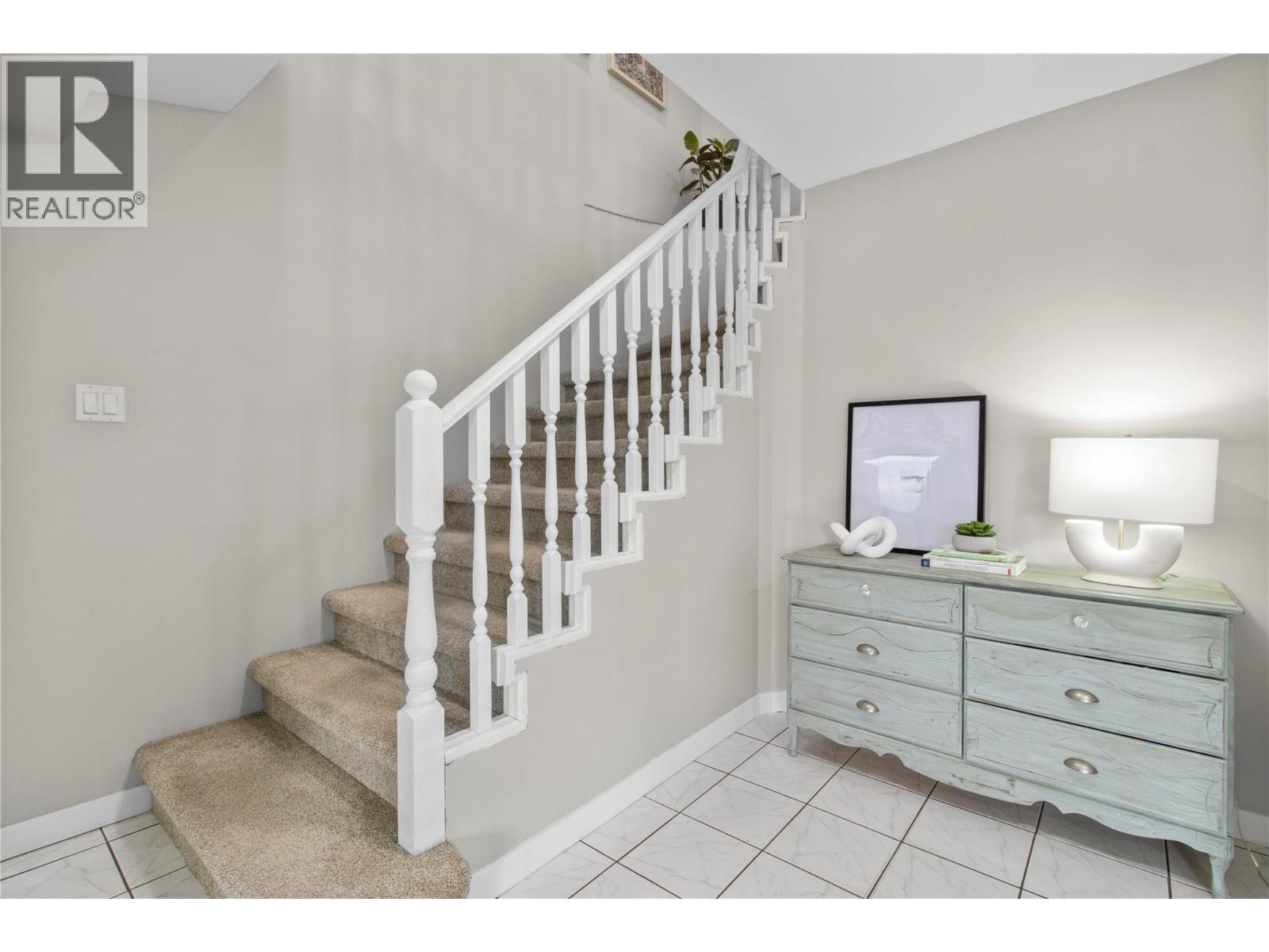 Gallery Images - 2484 Sunrise Boulevard, Blind Bay, BC